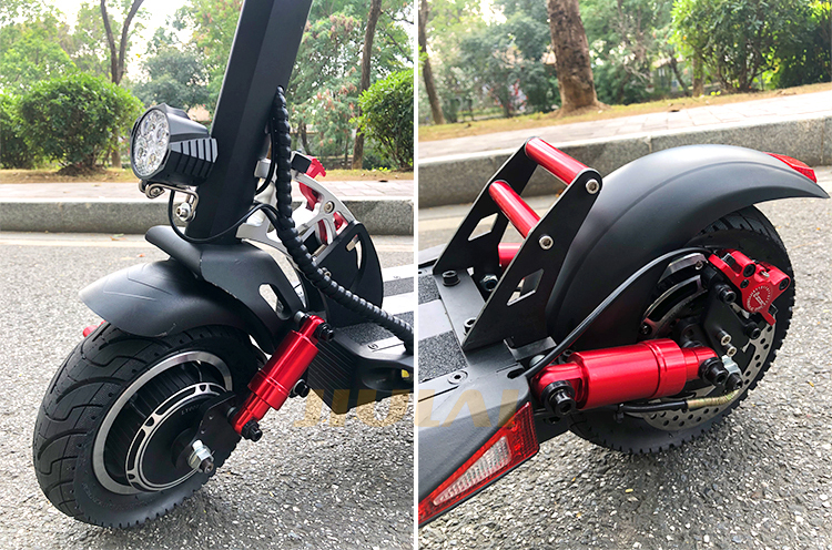 scooter el&eacute;ctrico de dos motores